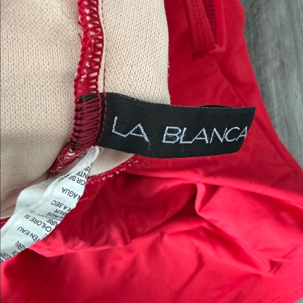 La Blanca swimsuit one piece red ruched women’s twist beach pool cruise - Picture 6 of 7
